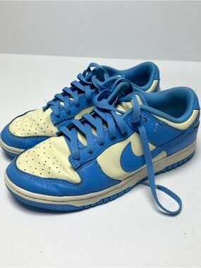 Nike Low-Top Sneakers in Blue and Cream Leather